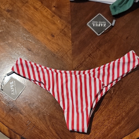 Zaful Green and White Bikini Swim Set - Picture 8 of 11